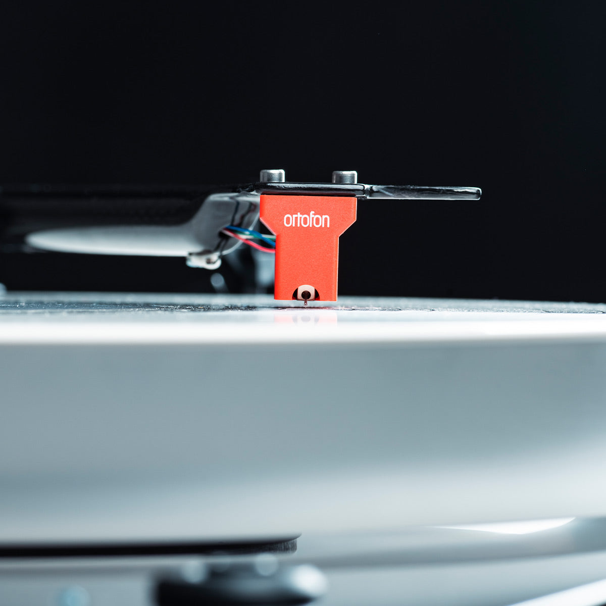 Pro-Ject X2 B Turntable with Ortofon Quintet Red Cartridge (Satin Black)