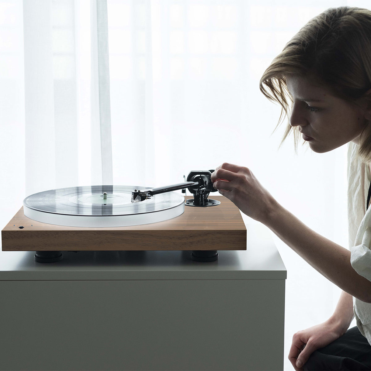 Pro-Ject X1 B Turntable with Pick it Pro Cartridge (Walnut )